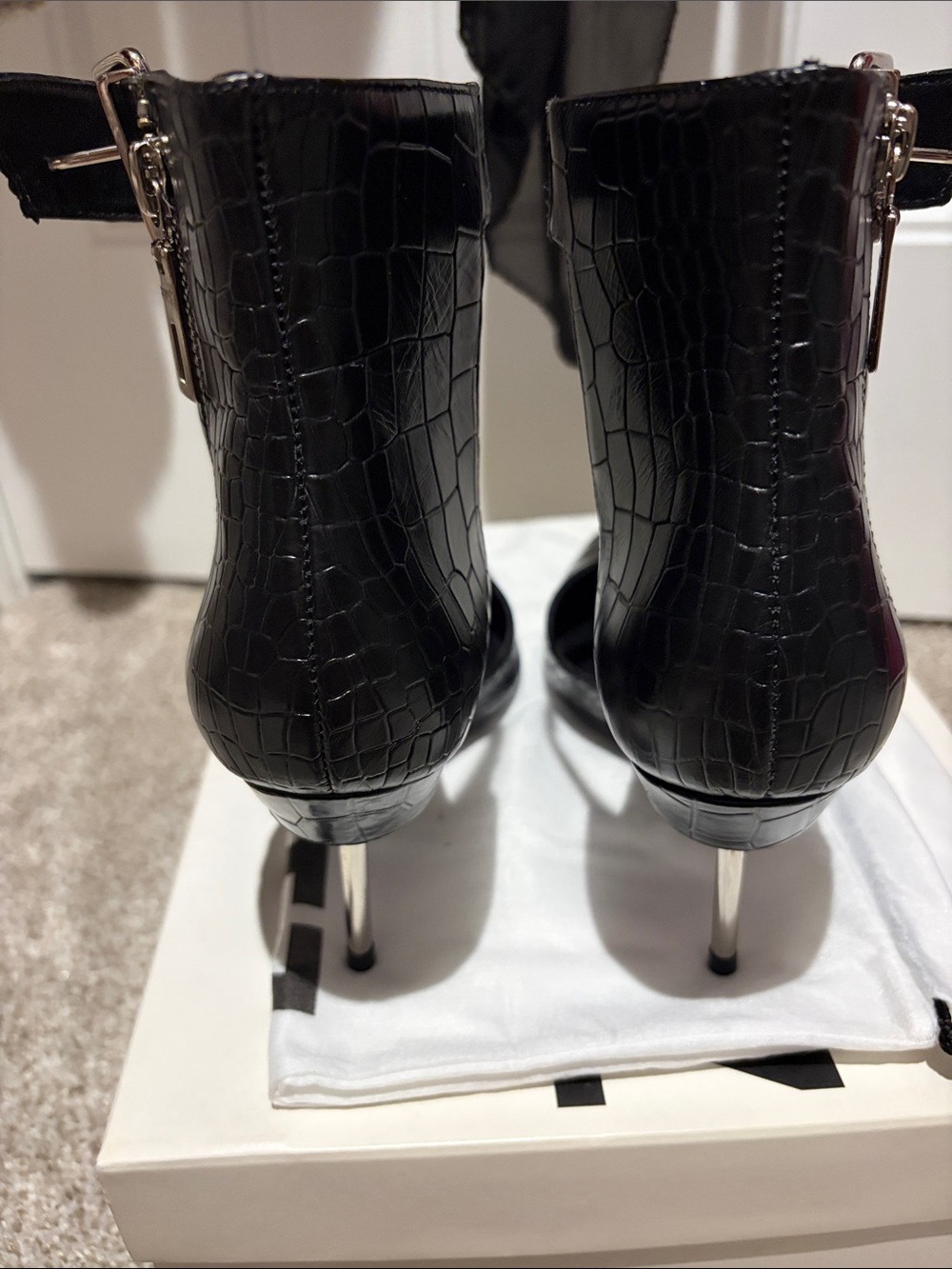 NIB✅ SCHUTZ Black Croc-Embossed Pointed Ankle-Strap Pumps - Picture 3 of 6